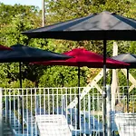 Le Chevrefeuille D'hotes Et De Charme 4*