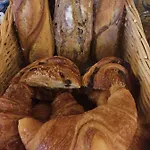 Le Chevrefeuille D'hotes Et De Charme