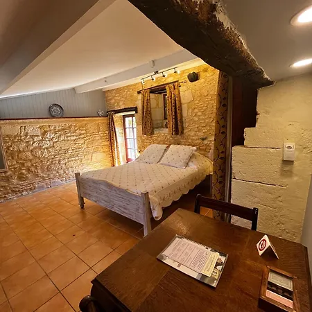 Le Chevrefeuille D'hotes Et De Charme 4*