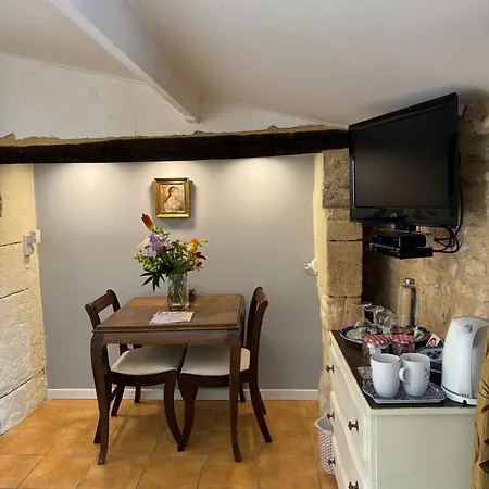Le Chevrefeuille D'hotes Et De Charme Bed and Breakfast 4*
