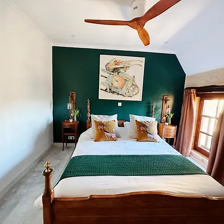 Le Chevrefeuille D'hotes Et De Charme 4*