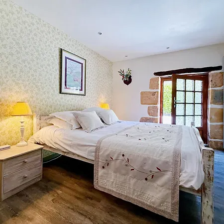 Le Chevrefeuille D'hotes Et De Charme 4*