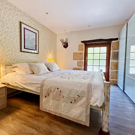 Le Chevrefeuille D'hotes Et De Charme Bed & Breakfast