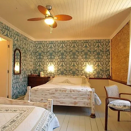 Le Chevrefeuille D'hotes Et De Charme B&B 4*