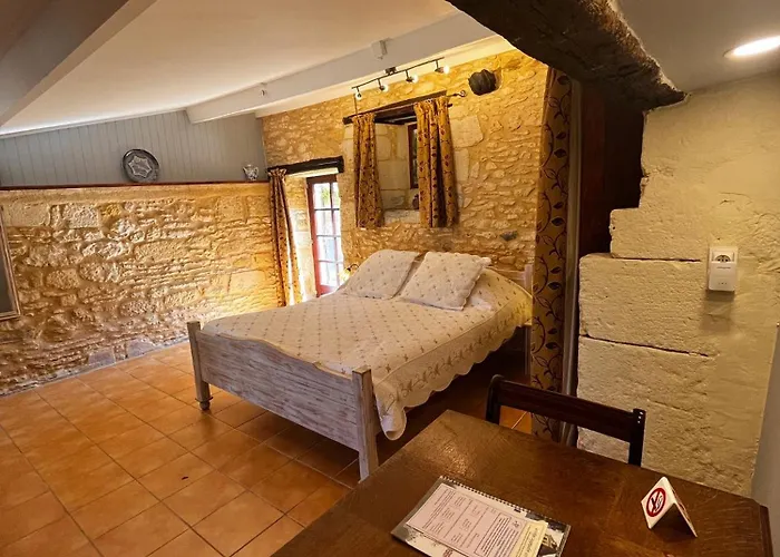 Le Chevrefeuille D'hotes Et De Charme 4*