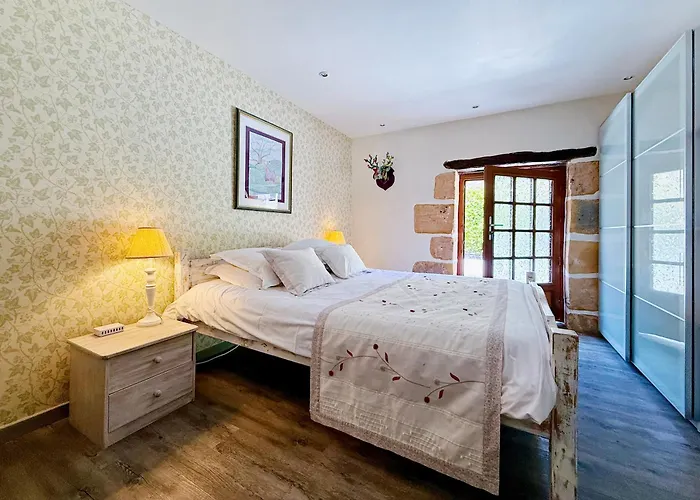 Le Chevrefeuille D'hotes Et De Charme 4*