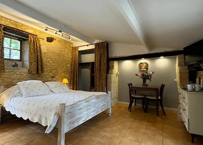 Bed & Breakfast Le Chevrefeuille D'hotes Et De Charme 4*
